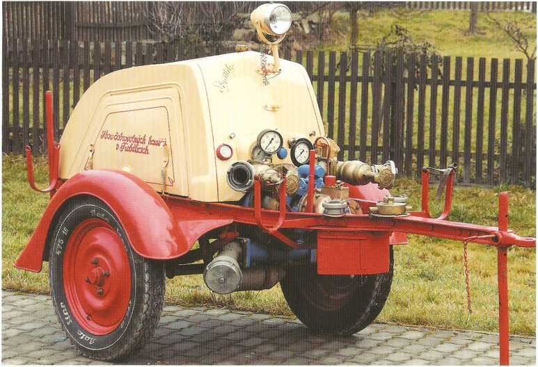 Kompletně obnovená motorová stříkačka z roku 1936 od firmy Stratílek